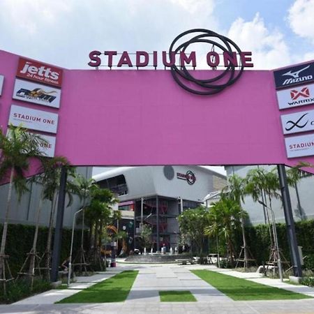 Siam Stadium Hostel Bangkok Kültér fotó