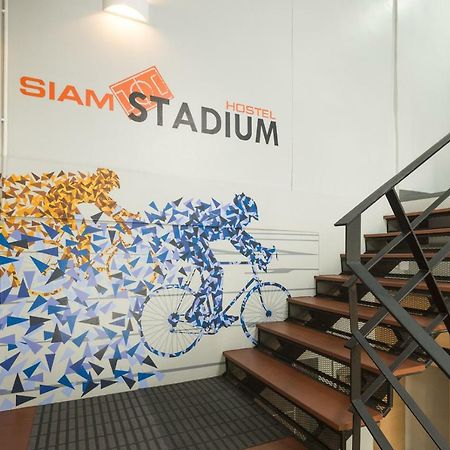 Siam Stadium Hostel Bangkok Kültér fotó