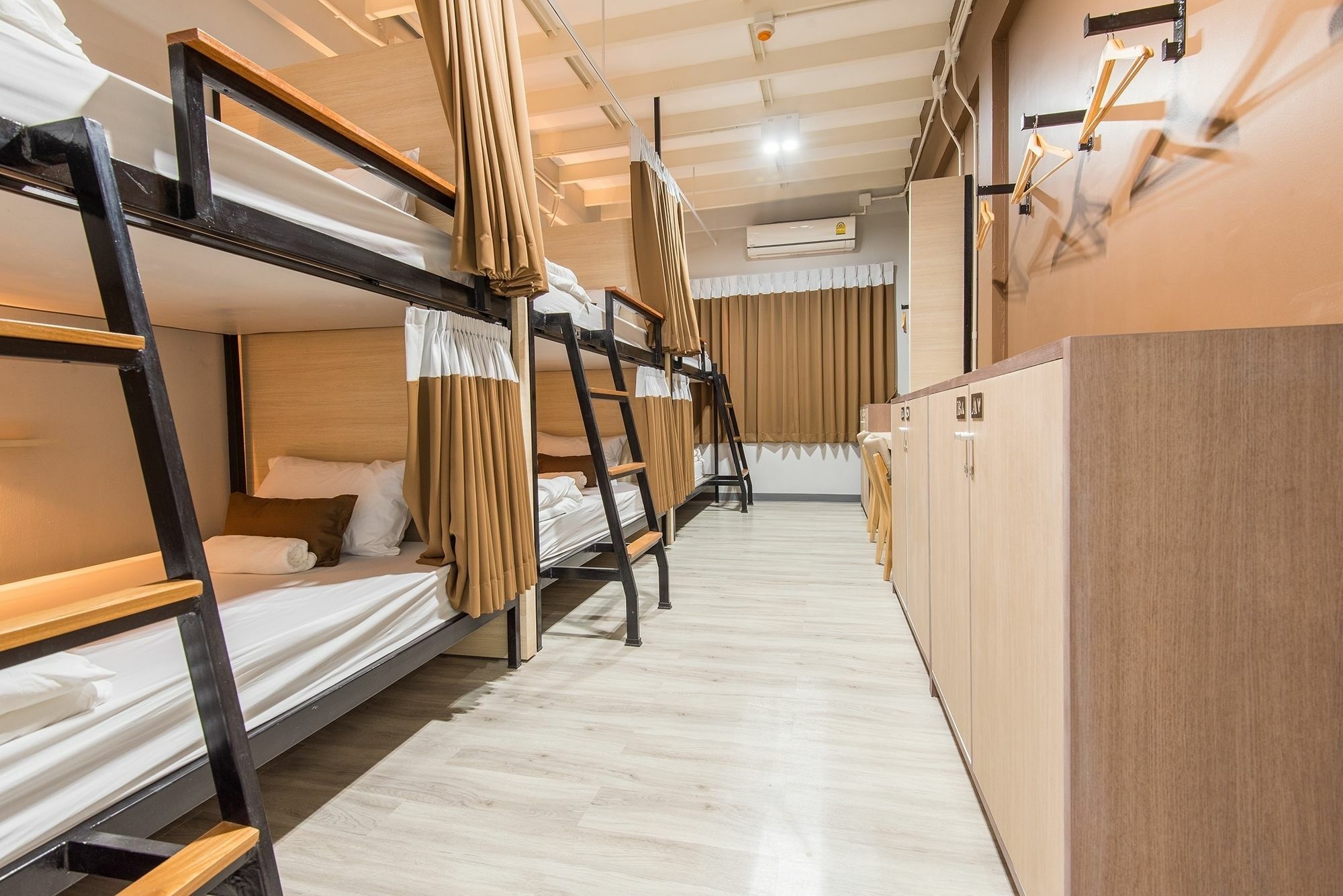 Siam Stadium Hostel Bangkok Kültér fotó