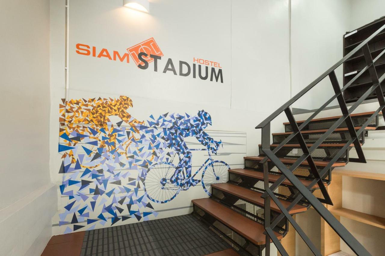 Siam Stadium Hostel Bangkok Kültér fotó