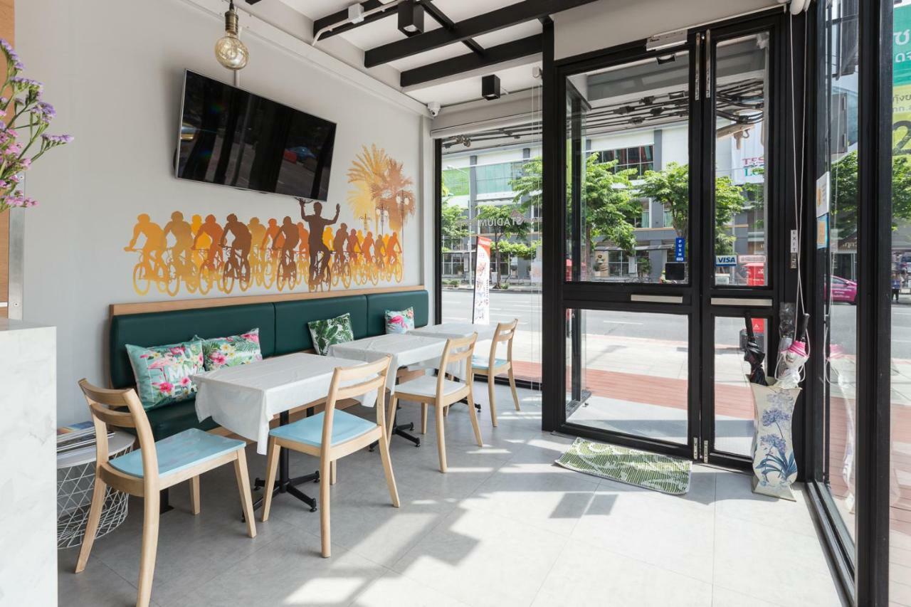 Siam Stadium Hostel Bangkok Kültér fotó