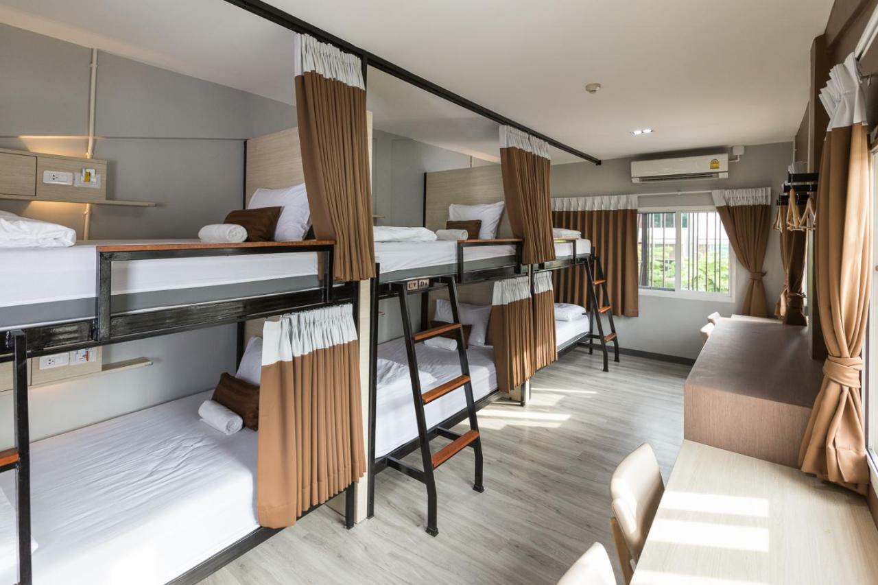 Siam Stadium Hostel Bangkok Kültér fotó