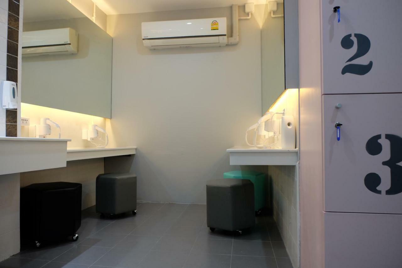 Siam Stadium Hostel Bangkok Kültér fotó