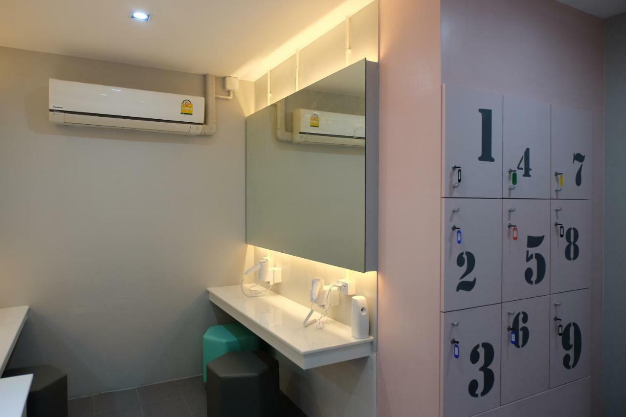 Siam Stadium Hostel Bangkok Kültér fotó