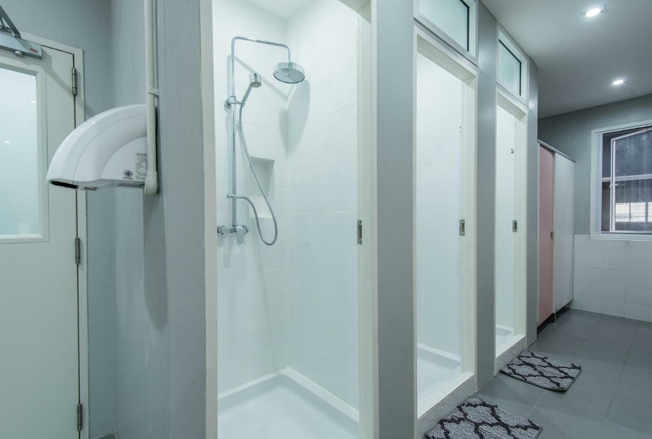 Siam Stadium Hostel Bangkok Kültér fotó