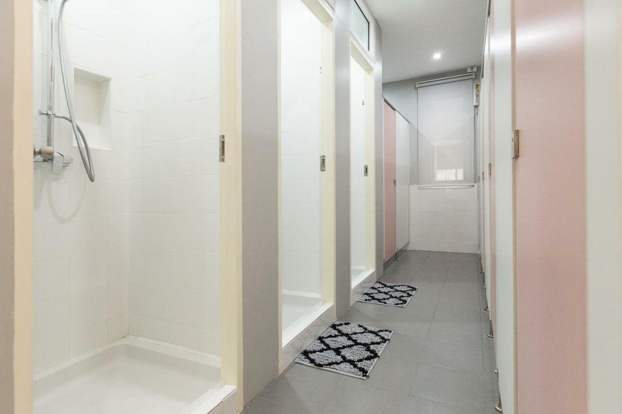 Siam Stadium Hostel Bangkok Kültér fotó