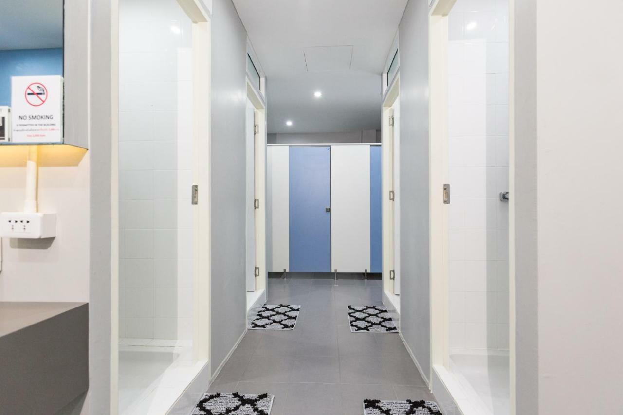 Siam Stadium Hostel Bangkok Kültér fotó